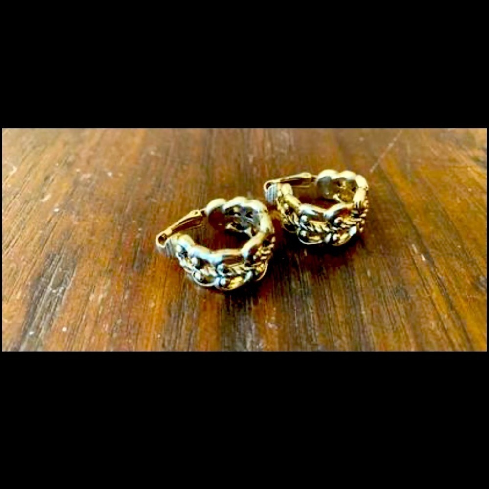 Vintage Avon 1977 Silver French Filigree Clip-On Hoop Earrings
